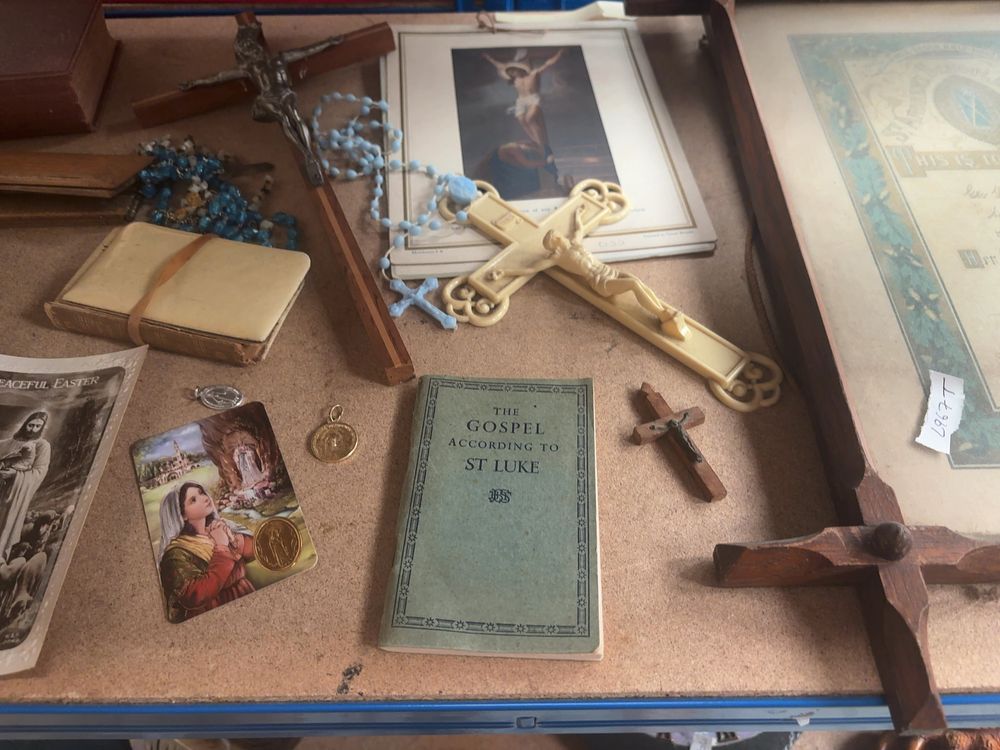 Lot 232: A Collection of Victorian and Early 20th Century Religious Ephemera and Devotional Objects including an 1884 Litchurch School Certificate