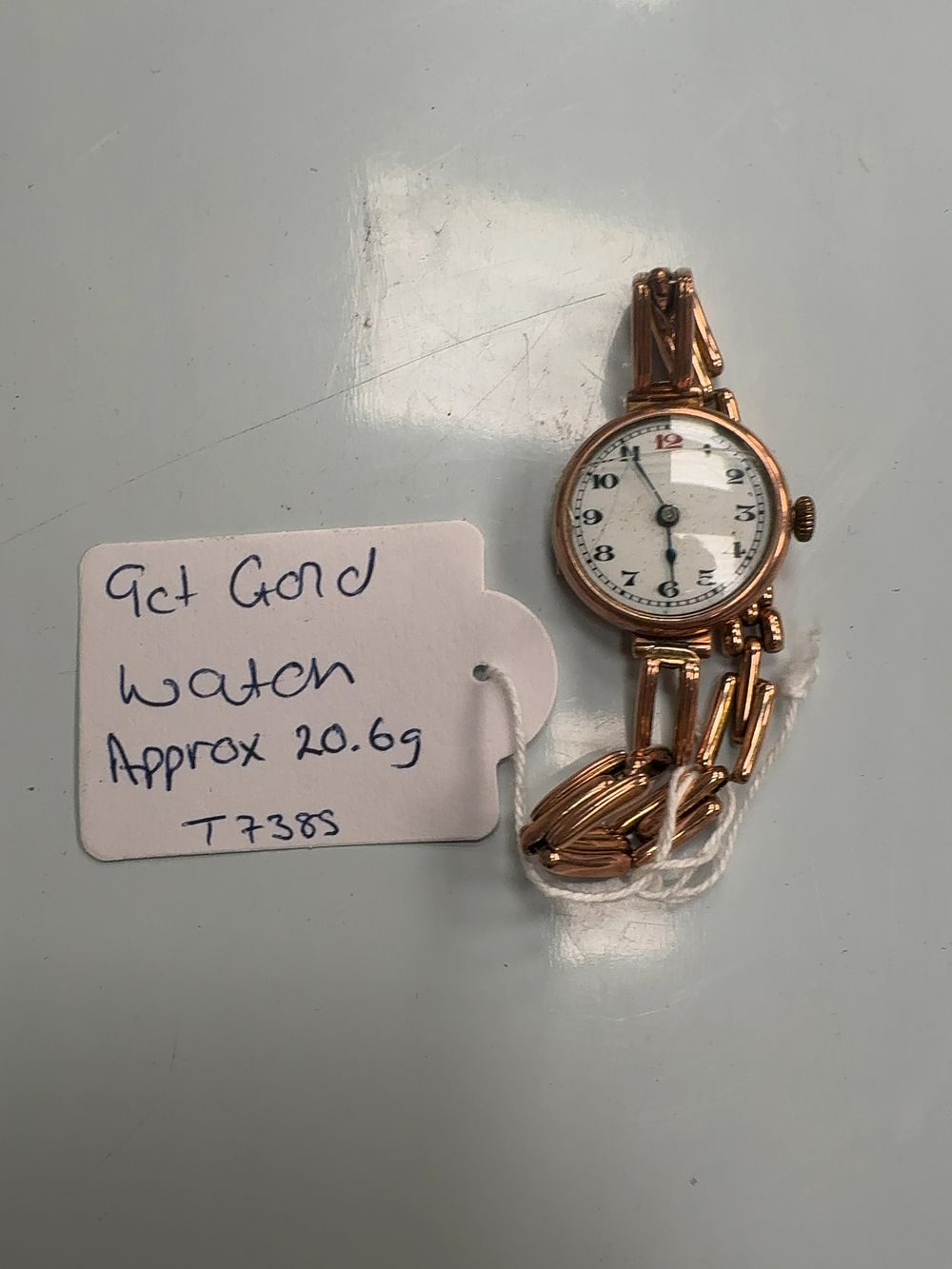 Lot 358: A vintage 9ct rose gold ladies manual wind wristwatch