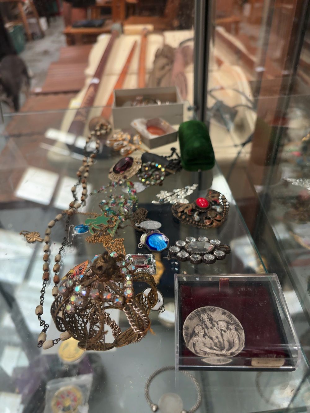 Lot 366: An Assortment of Vintage Costume Jewellery and Religious Devotional Items
