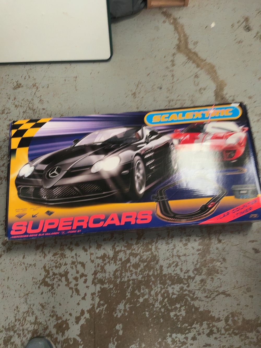Lot 399: Scalextric C1185 Supercars Slot Car Racing Set