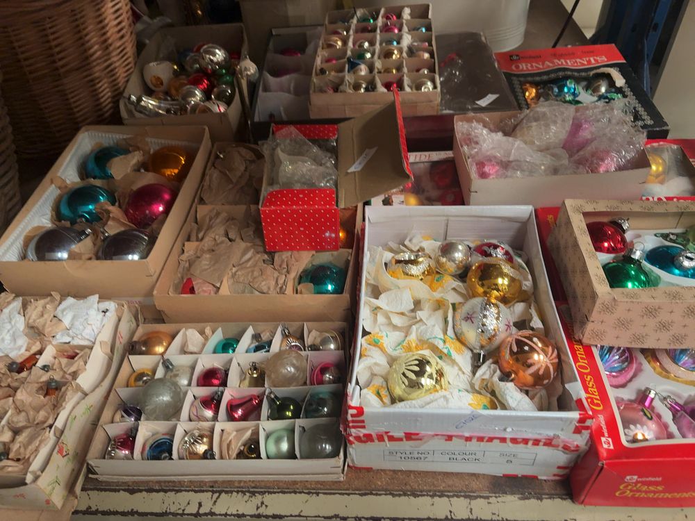Lot 412: A Collection of Vintage Winfield and European Blown Glass Christmas Tree Ornaments
