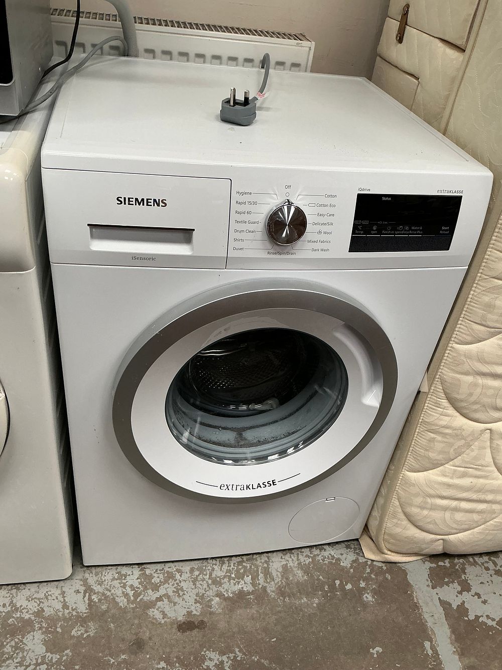 Lot 497: Siemens extraKLASSE iQdrive Front Loading Washing Machine Model WM14N190GB/31