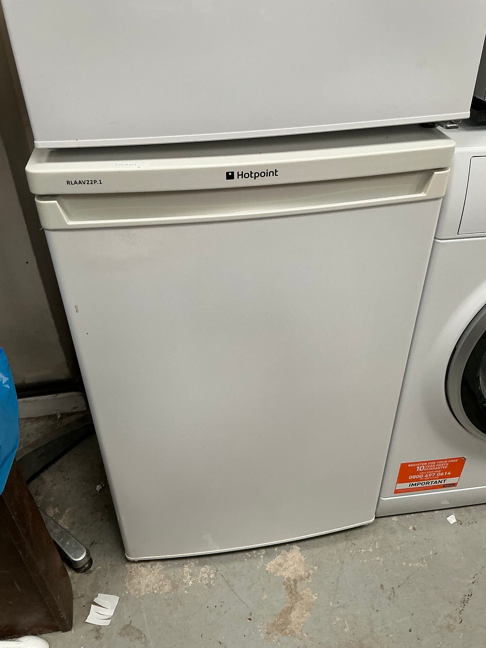 Lot 508: Hotpoint RLAAV22P.1 Freestanding White Under Counter Larder Fridge