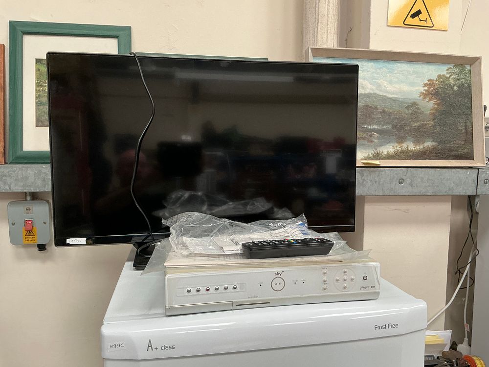 Lot 510: Panasonic TS-32N30AEY 32 Inch LED Television with Sky+ Satellite Receiver and Accessories