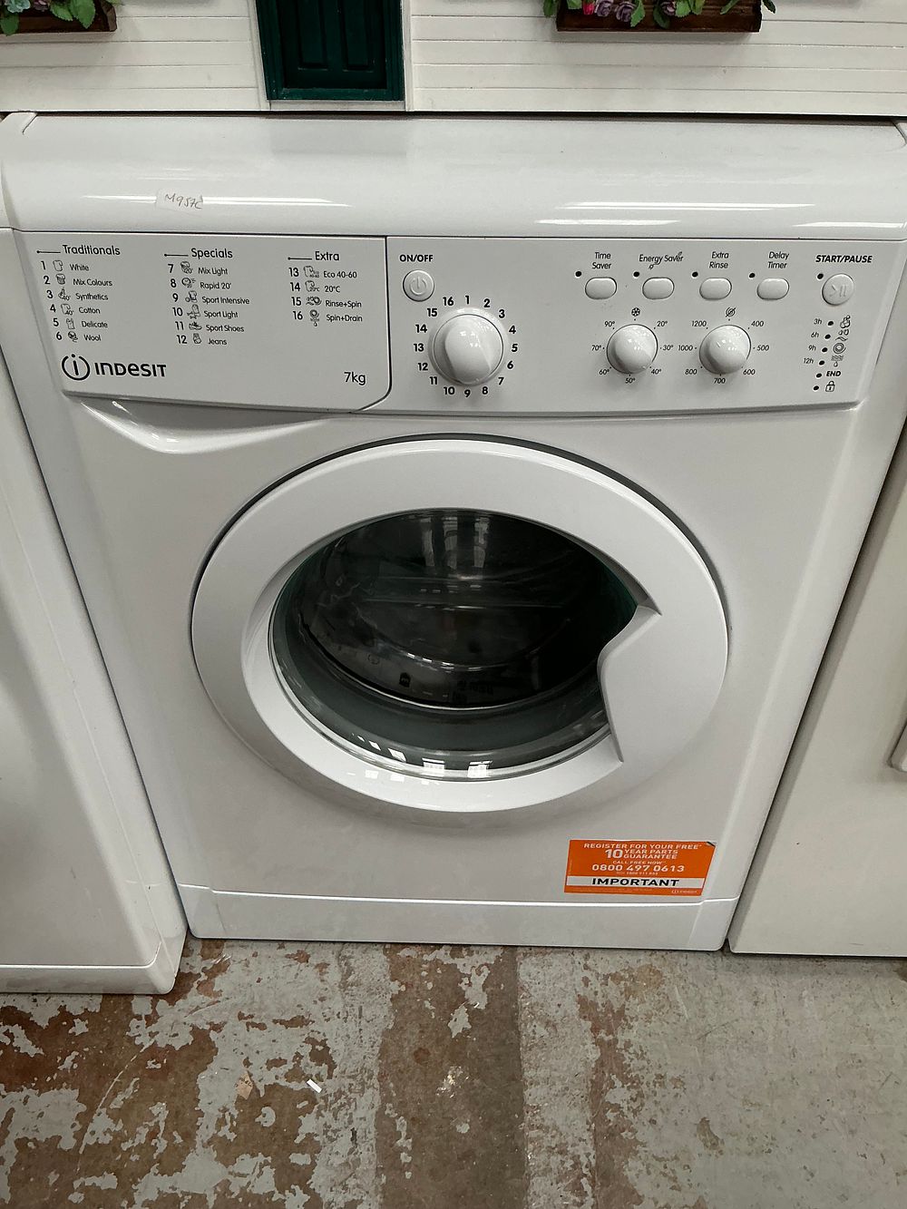 Lot 515: Indesit IWC 71252 W UK N 7kg Front Loading Washing Machine