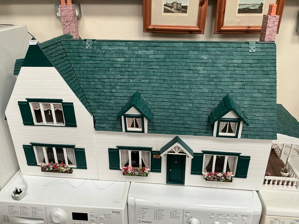 Lot 516: Electrified Large Scale Green Gables Wooden Dollhouse