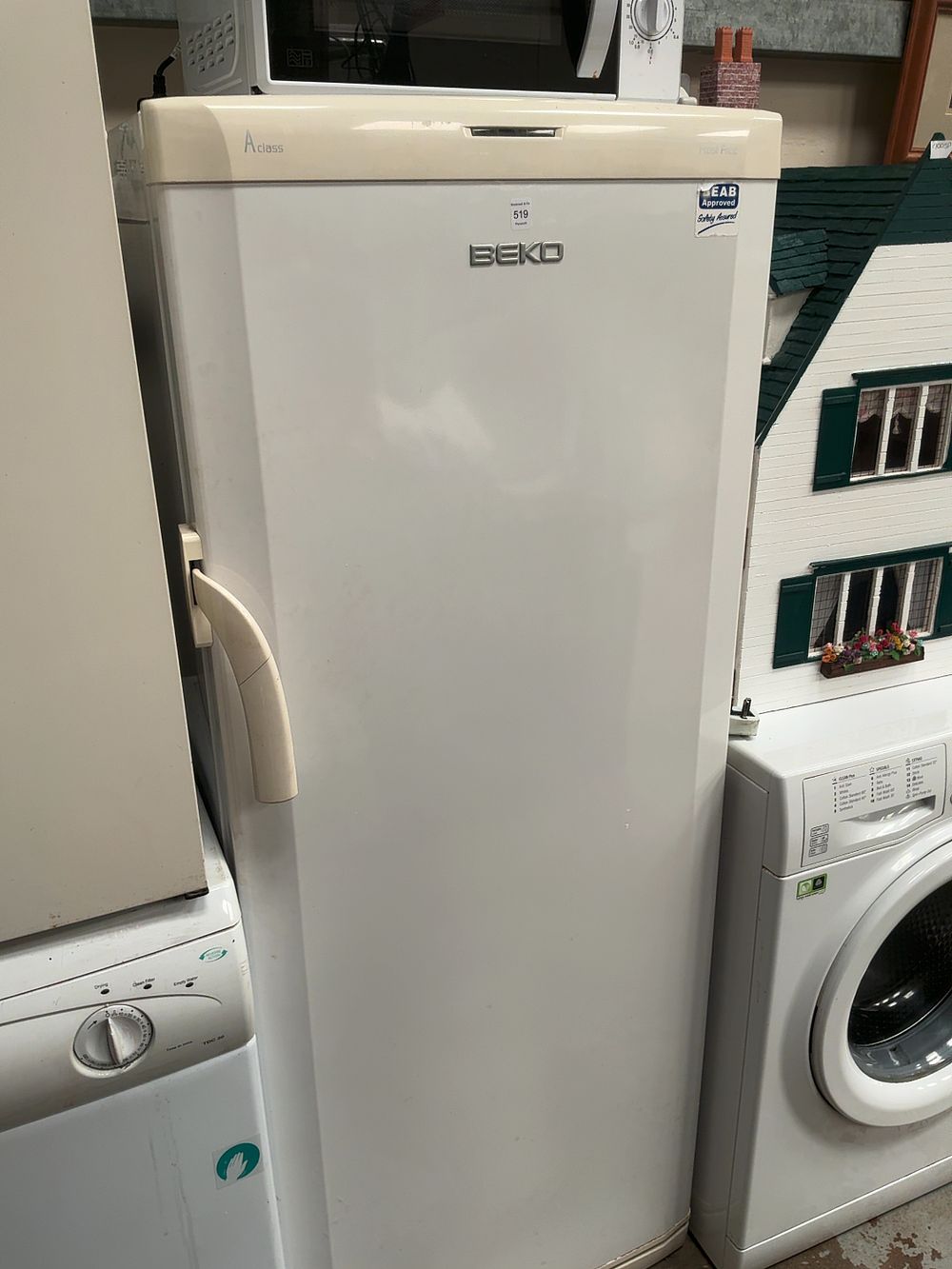 Lot 519: Beko TZDA627FW A Class Frost Free Tall Upright Freezer