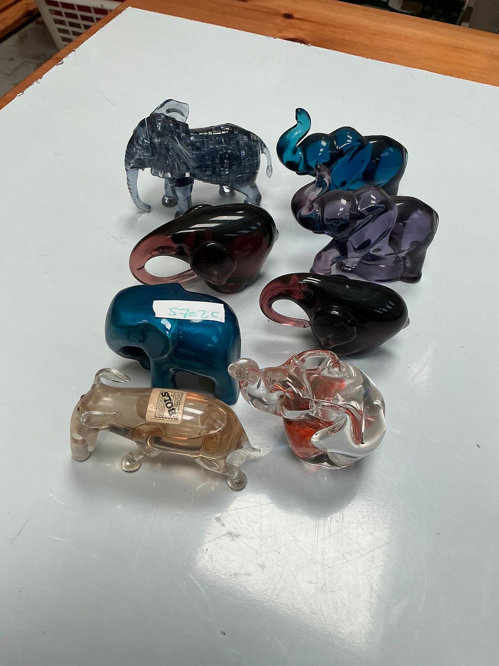Lot 196: Eight Art Glass Animal Figurines Including Langham Glass and Bols