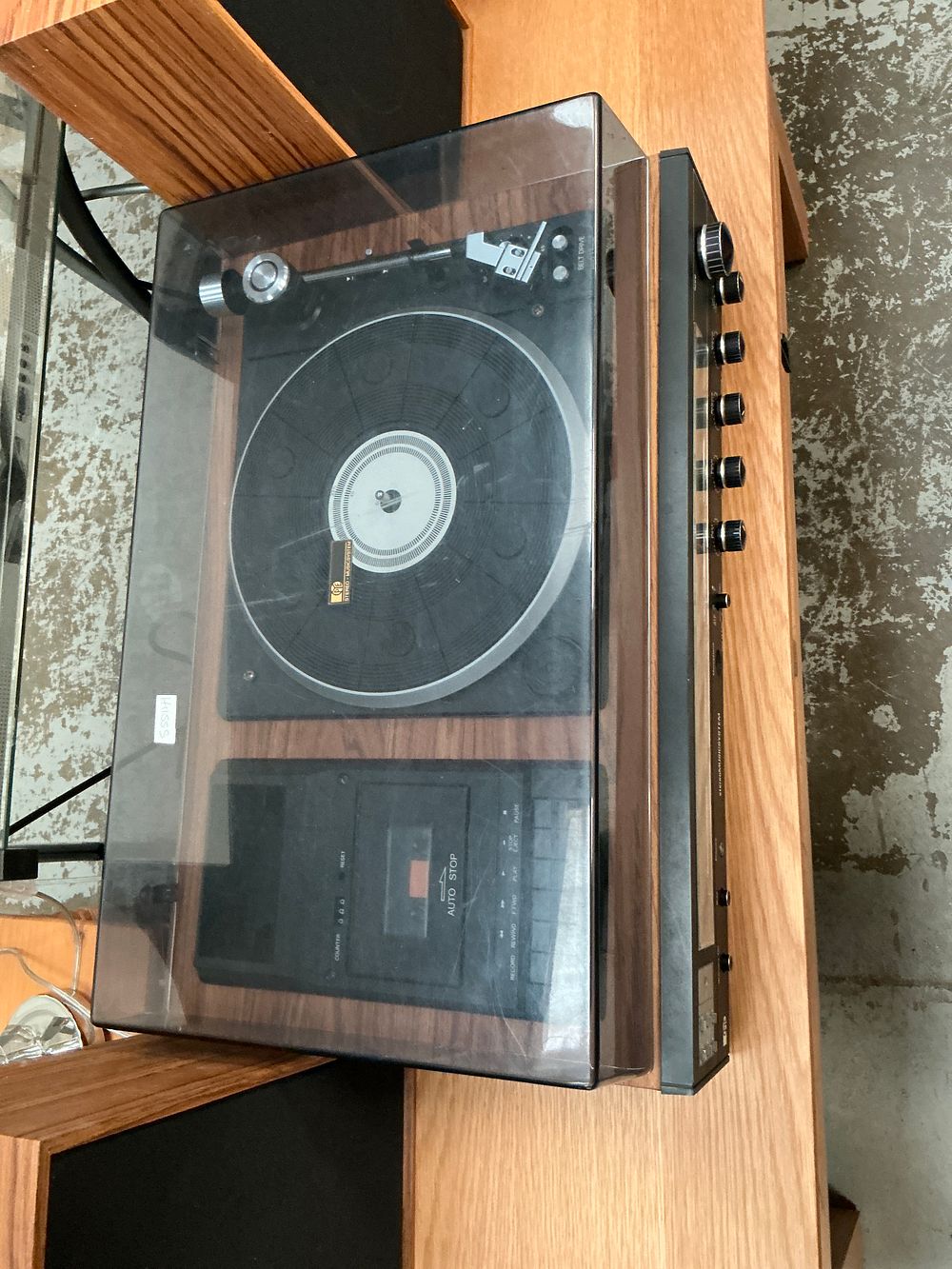 Lot 352: Pye Model 1613 Integrated Stereo Music System