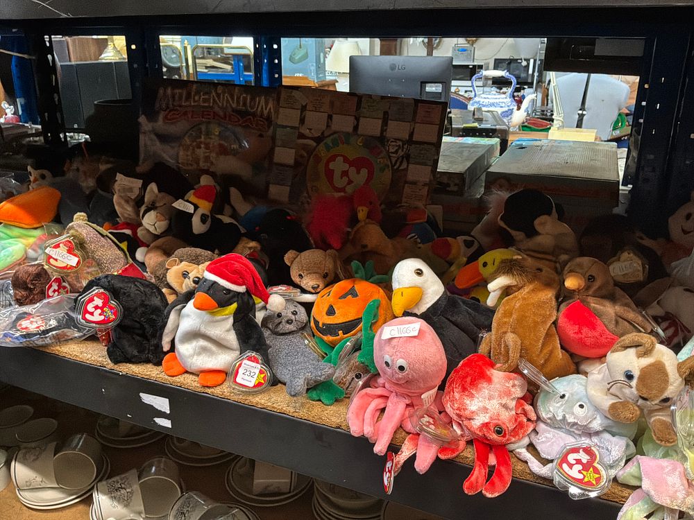 Lot 232: A Collection of Ty Beanie Baby Plush Toys and a Beanie Babies Millennium Calendar