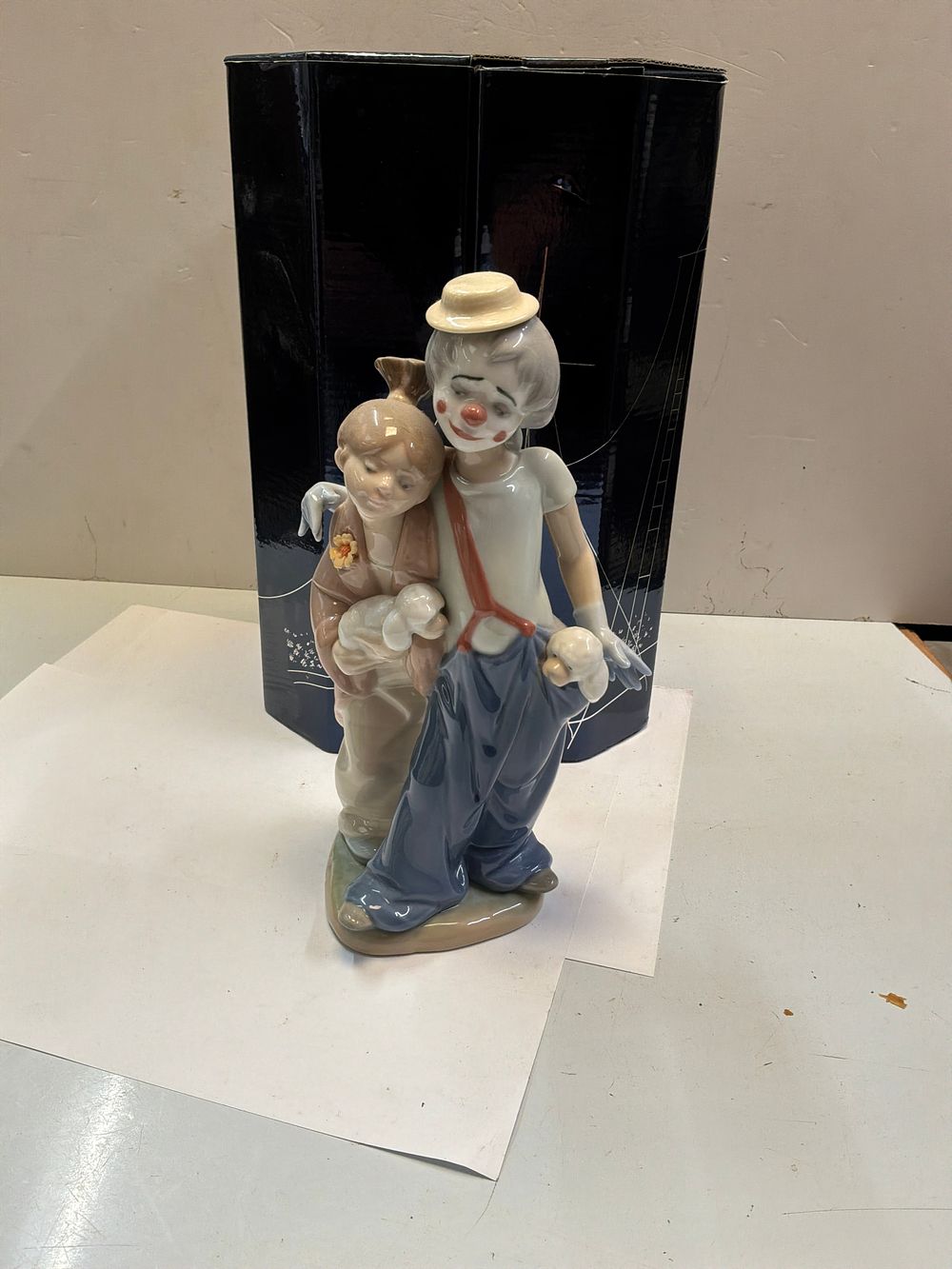 Lot 276: A Lladró Society Porcelain Figurine Titled Pals Forever in Presentation Case