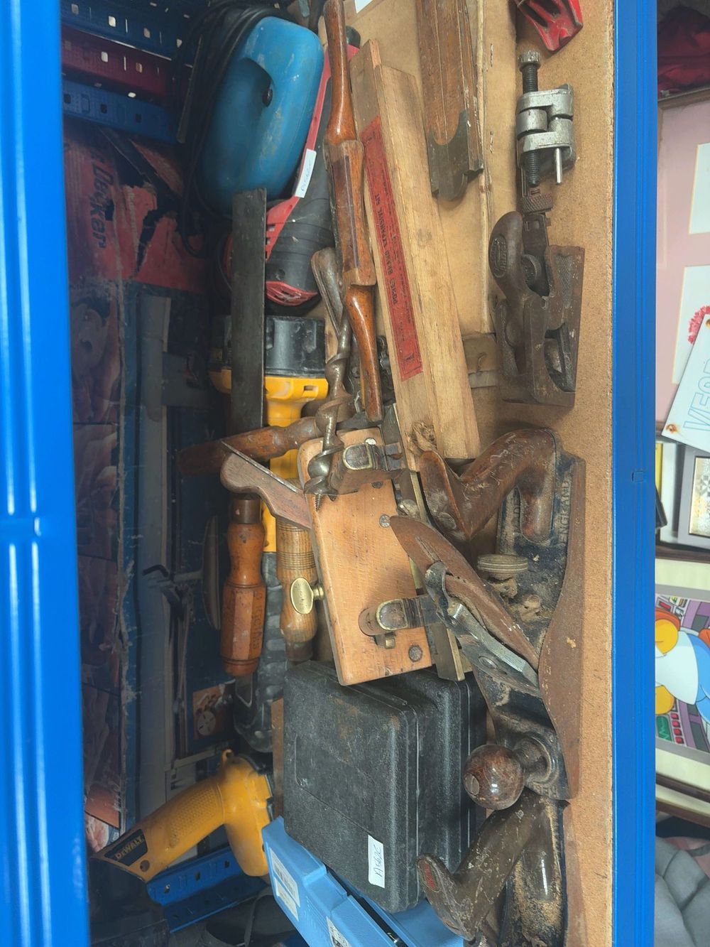 Lot 293: A Collection of Vintage Woodworking Hand Tools and Modern Power Tools Including Record and DeWalt Examples