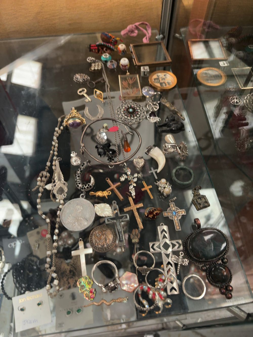 Lot 376: A Collection of Costume Jewellery and Curiosities.