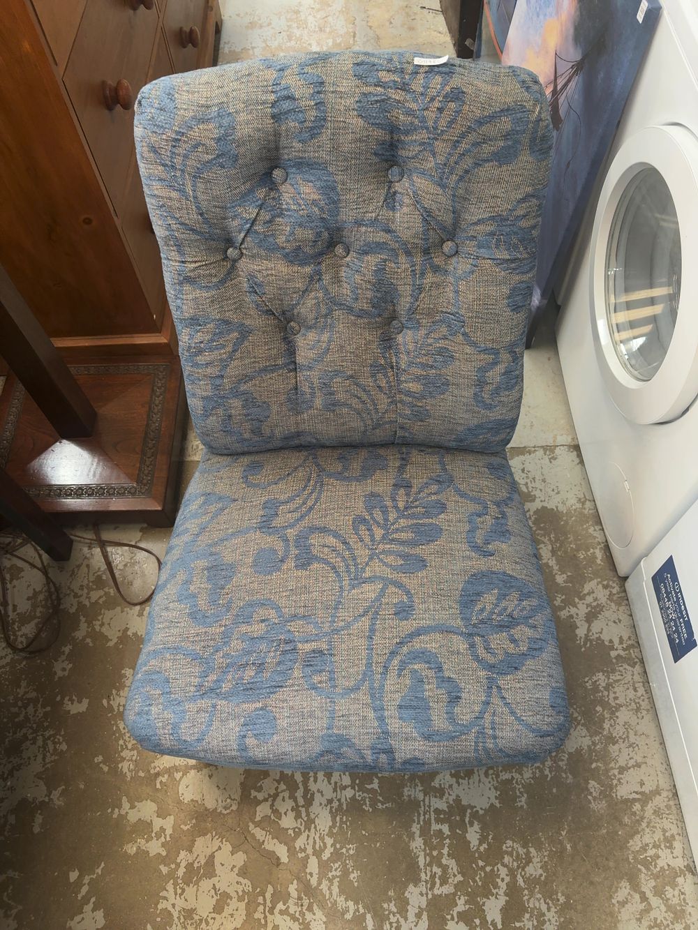 Lot 493: A Victorian Style Button Back Upholstered Nursing Chair