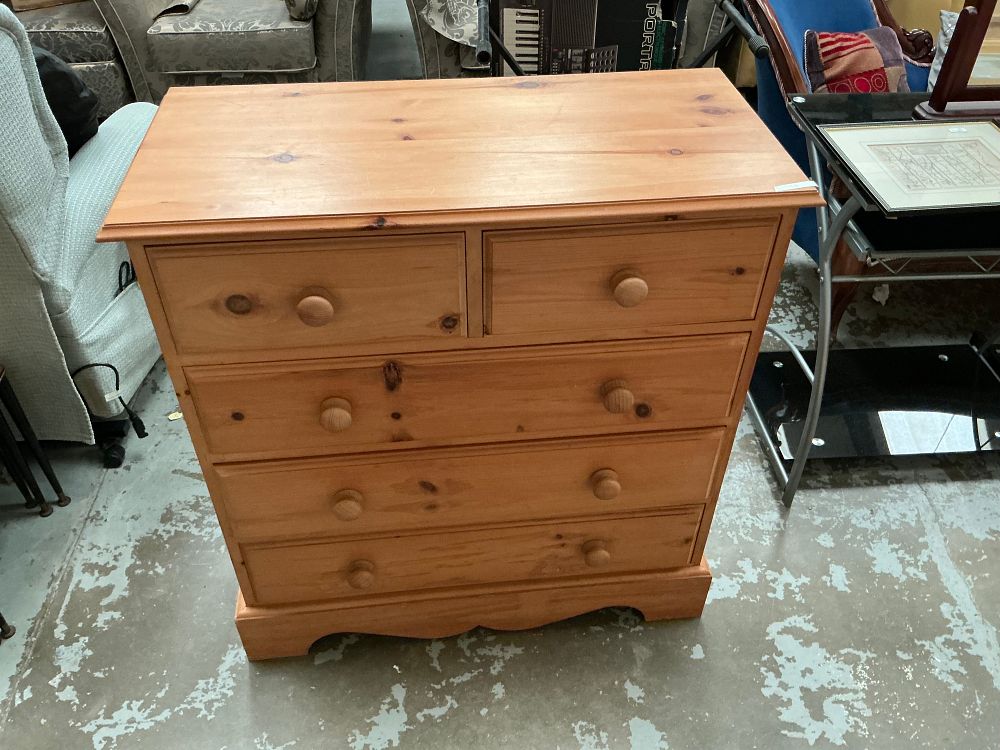 Lot 498: A Trio of Three Traditional style Knotted Pine Bedroom Furniture Pieces