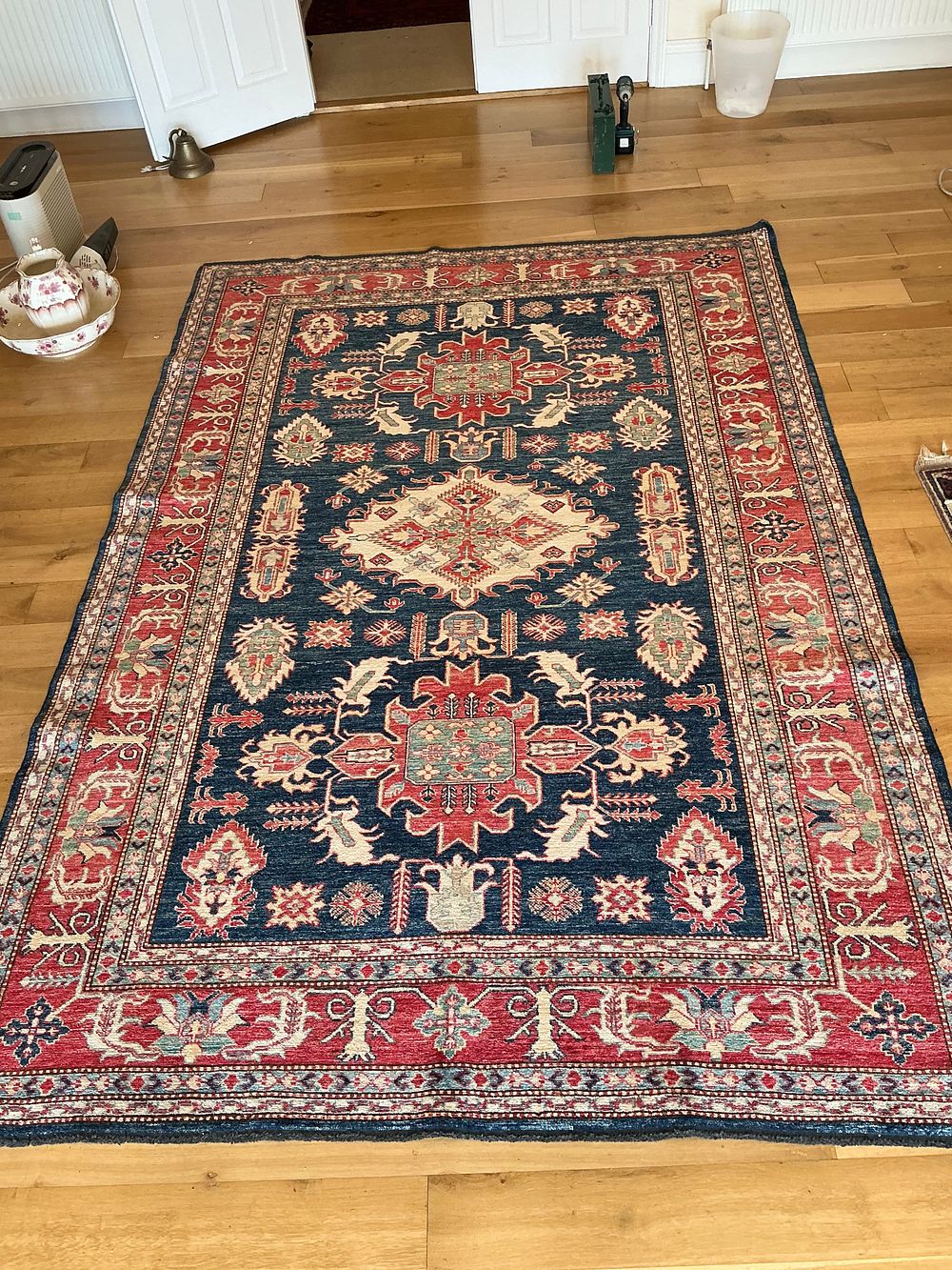 Lot 517: A Pakistani Kazak Super Style Hand Knotted Wool Rug