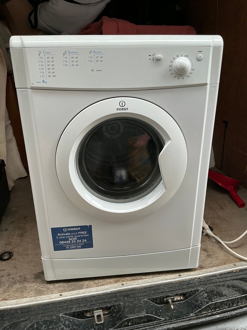 Lot 535: An Indesit IDV 65 6 kg White Finished Vented Tumble Dryer