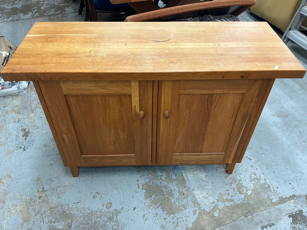 Lot 97: A Contemporary Shaker Style Oak Two Door Cupboard