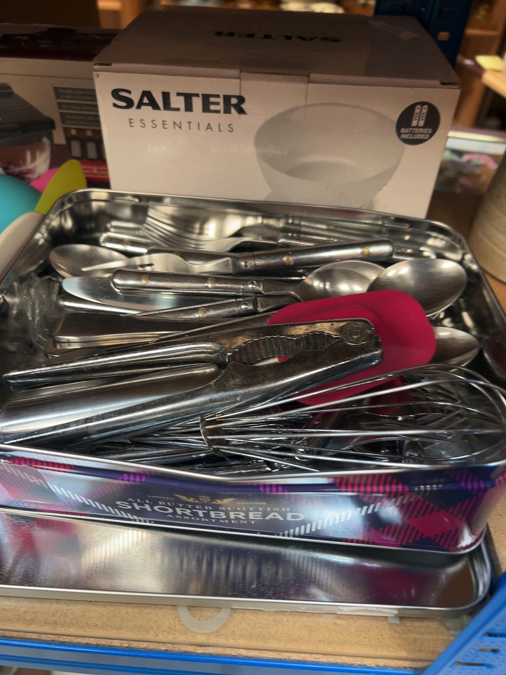 Lot 188: A Collection of Domestic Kitchenware and Tableware Including Salter and Ernesto Examples