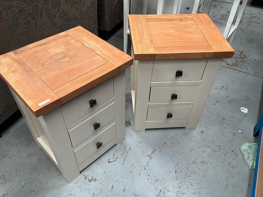 Lot 243: A Pair of Two Modern style Painted and Oak Bedside Chests