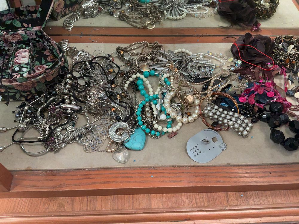 Lot 256: A Collection of Contemporary and Vintage Style Costume Jewellery and Accessories including a Floral Storage Box