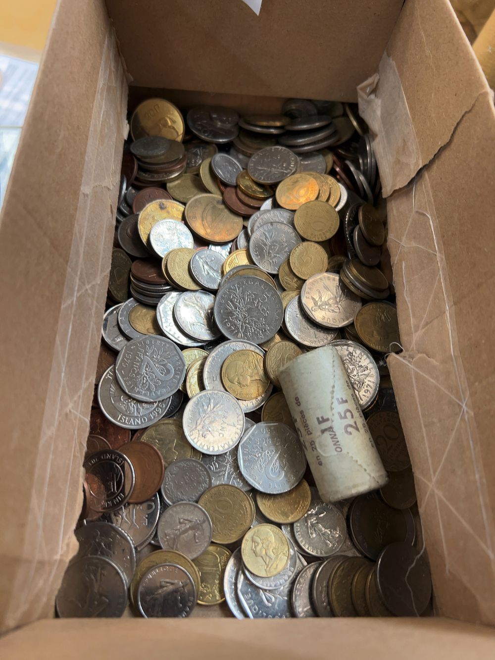 Lot 260: A Collection of Mixed World Coins and Banknotes Including French and Icelandic Examples