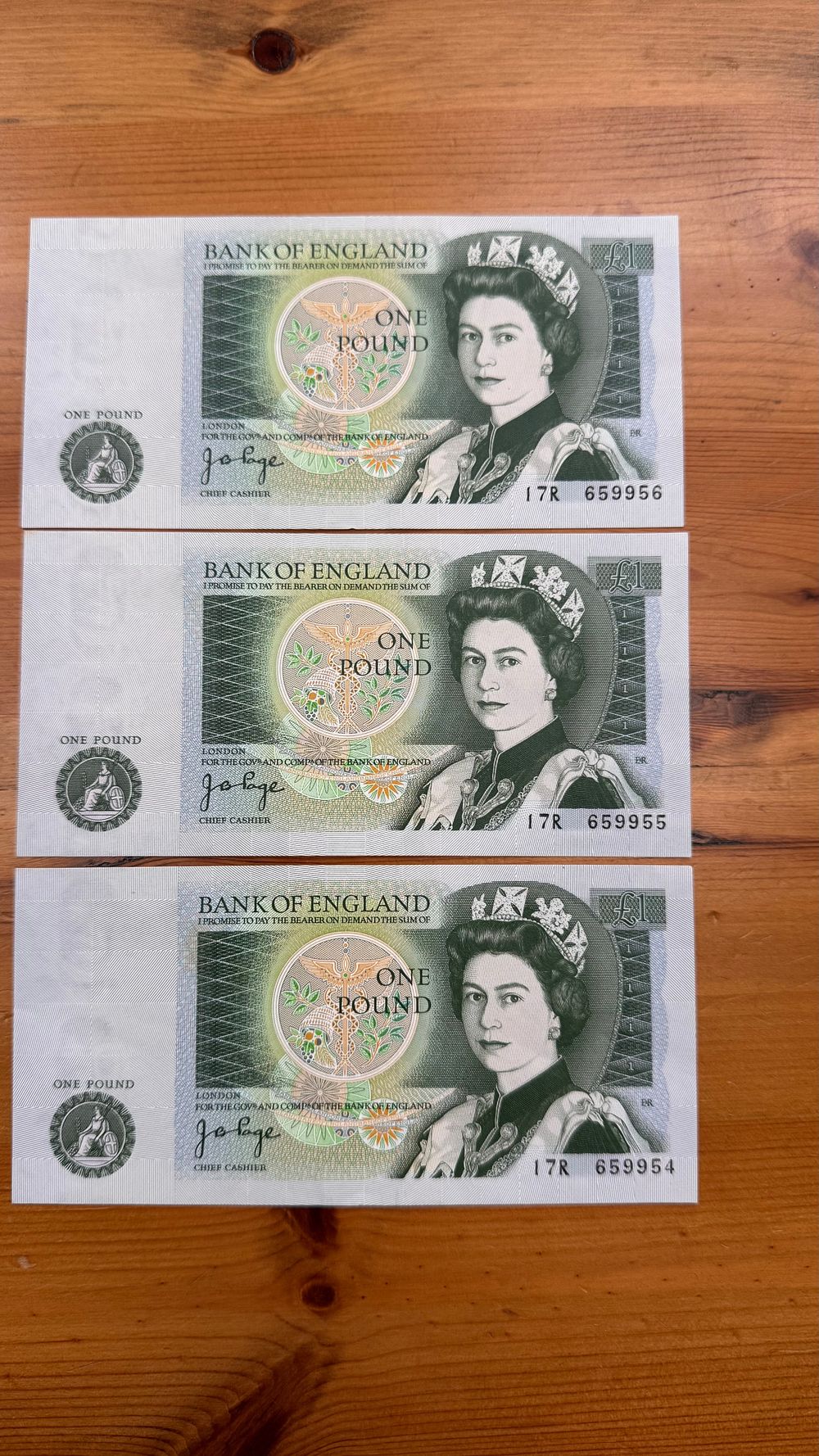 Lot 362: A Trio of Three Series C Bank of England Paper One Pound Banknotes