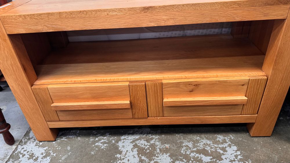 Lot 370: A Contemporary Light Oak Media Unit