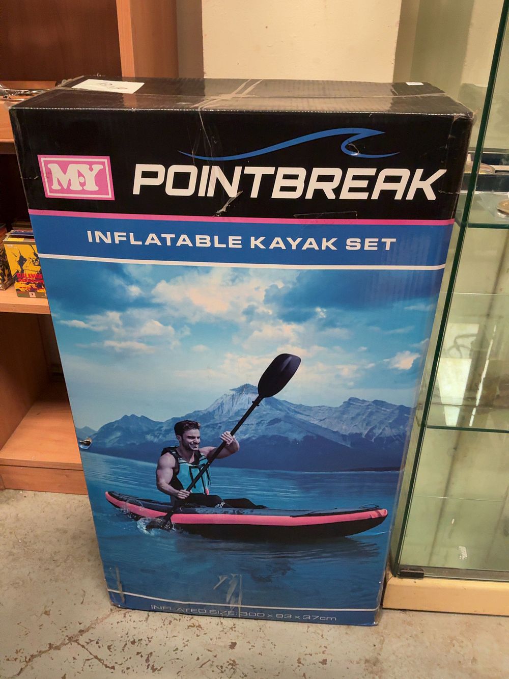 Lot 114: An M.Y Pointbreak Inflatable Kayak Set in Original Retail Packaging