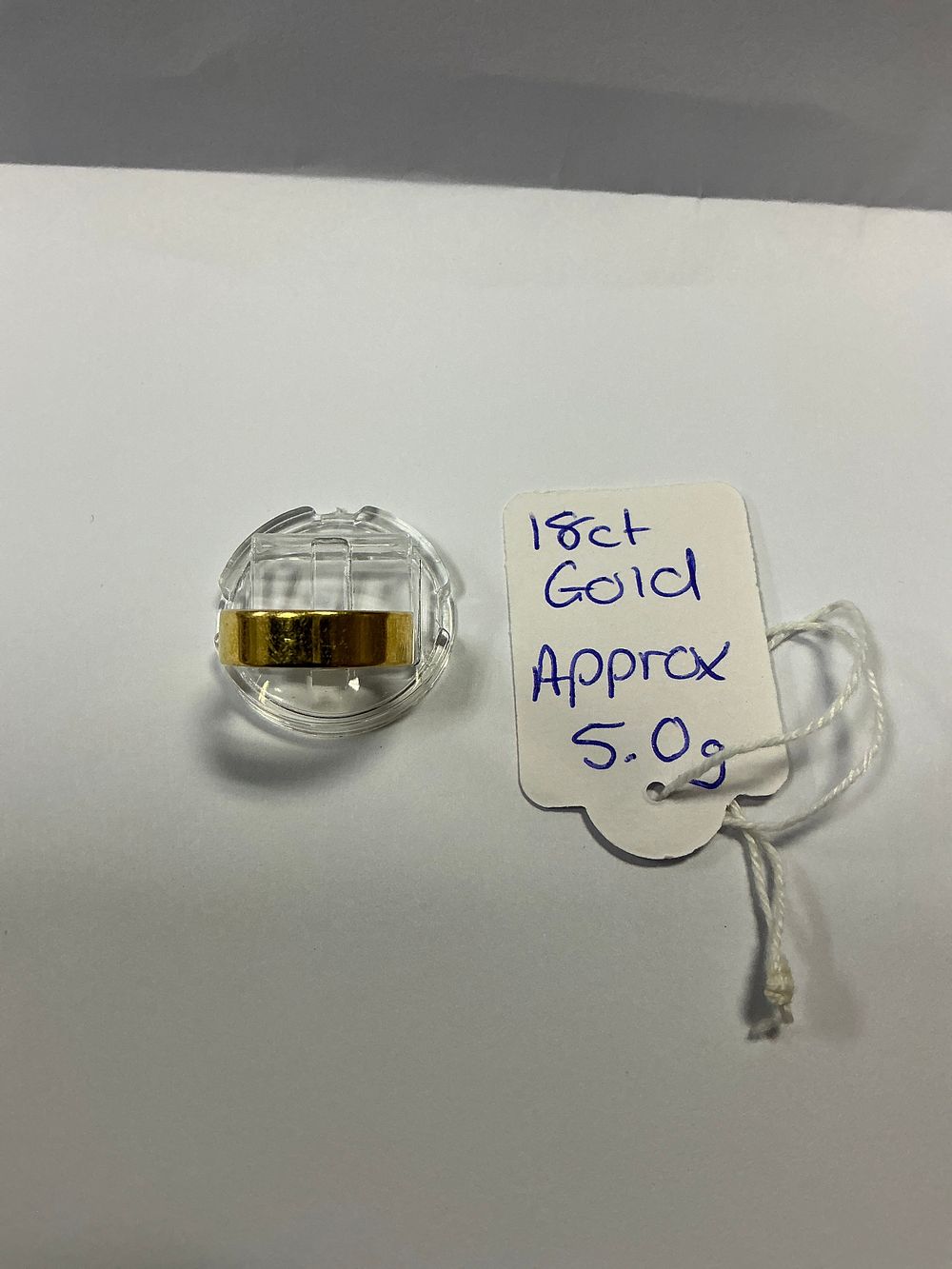 Lot 121: An 18ct Yellow Gold Wedding Band by Goodman Brothers and Stockman Limited