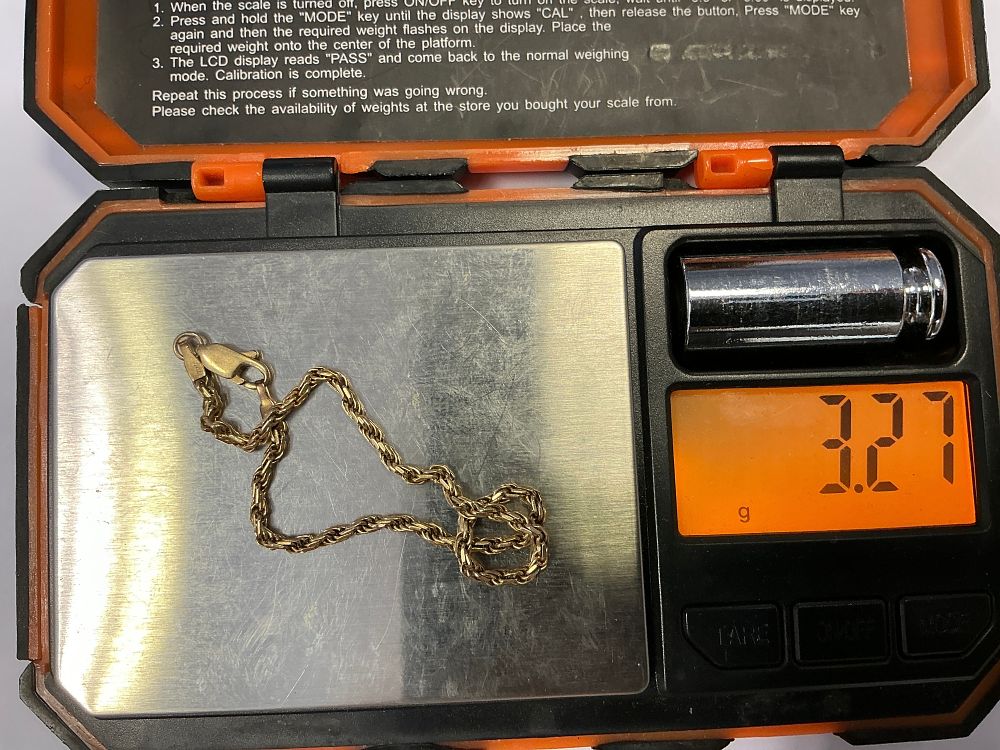 Lot 135: A 9ct Yellow Gold Rope Twist Chain Bracelet