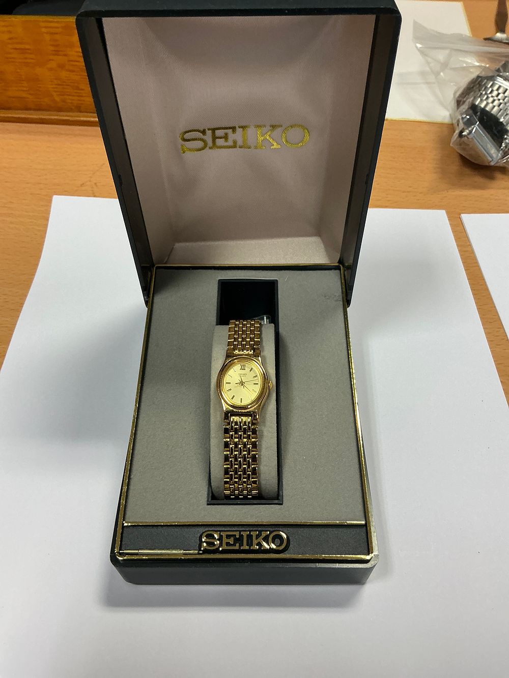 Lot 152: A Ladies' Seiko Gold Tone Base Metal Quartz Dress Watch with Presentation Case