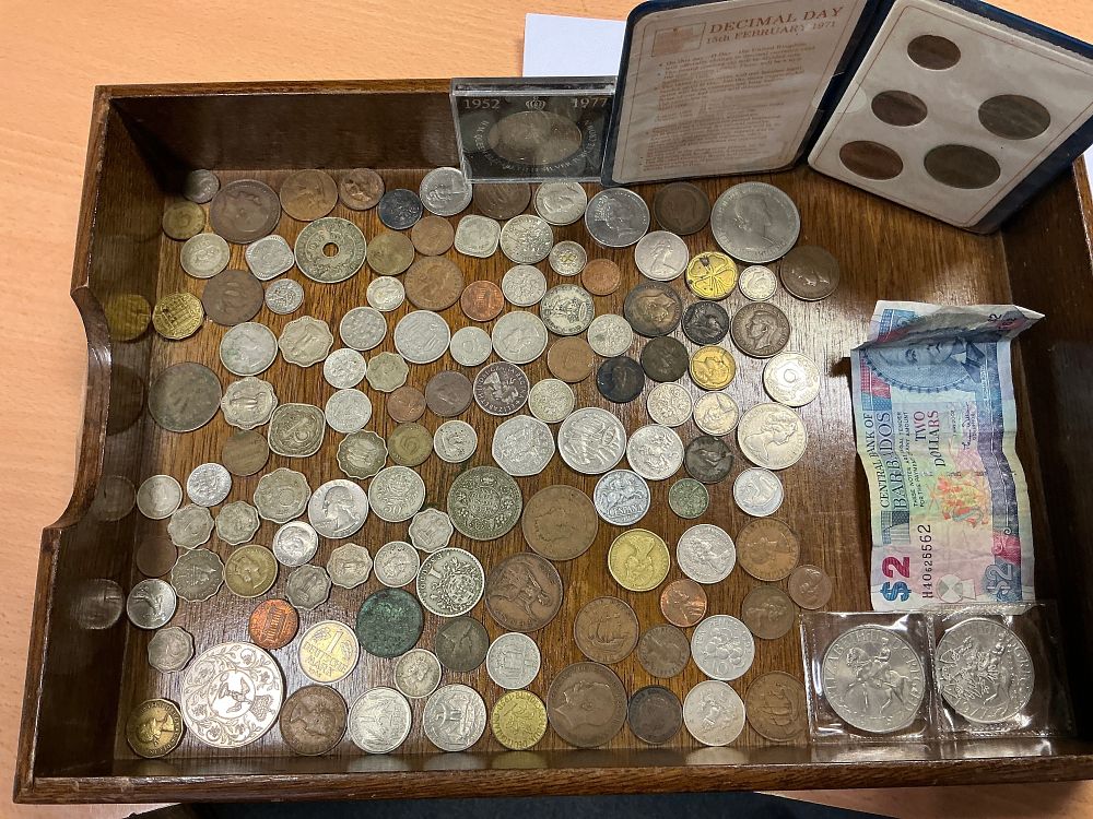 Lot 154: A Collection of Worldwide Coins and Banknotes including British Commemorative Crowns and Barbados Currency