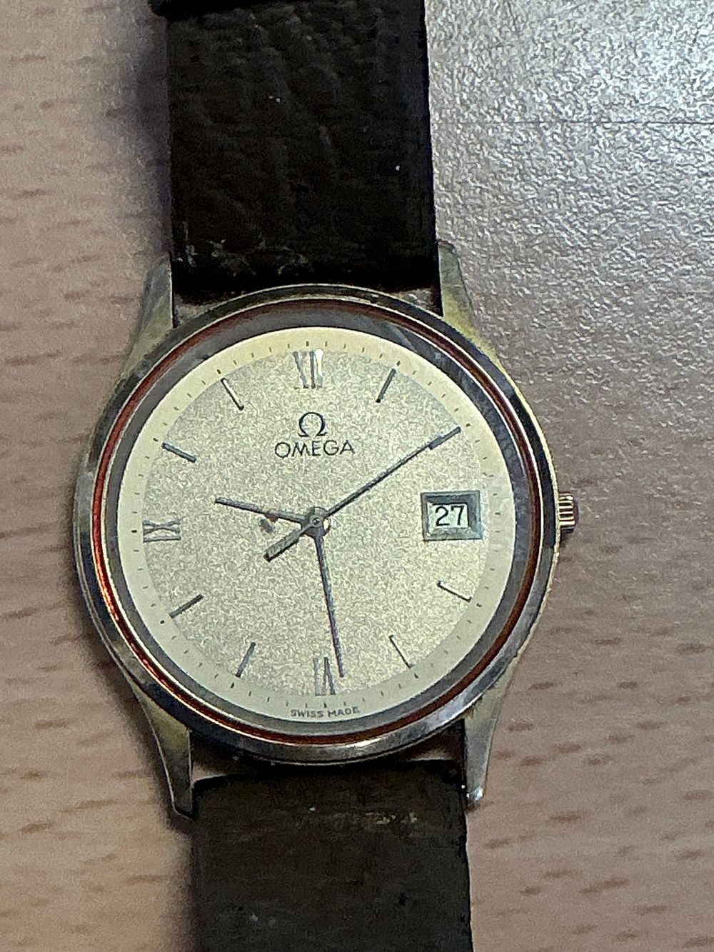 Lot 161: A Gentleman's Vintage Omega Nine Carat Yellow Gold Quartz Wristwatch
