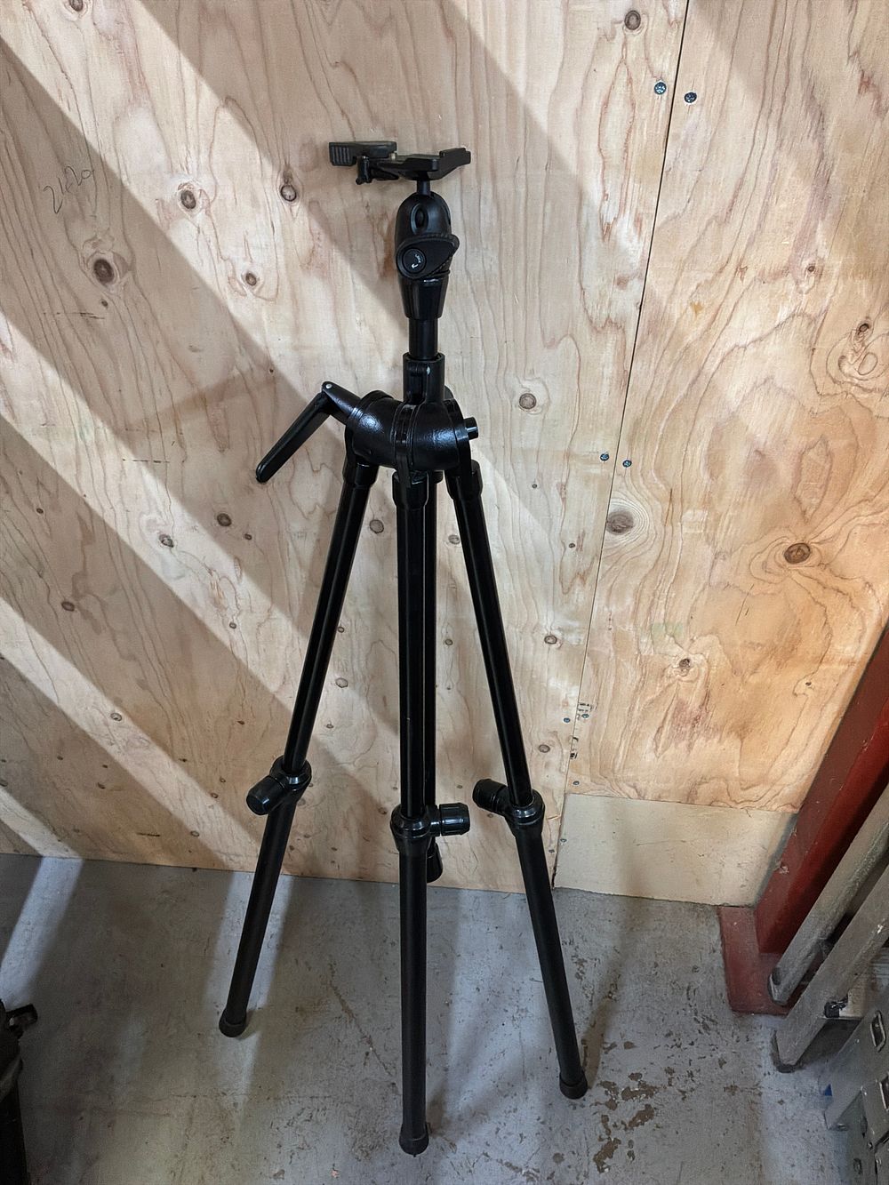Lot 97: A Multi Angle Camera Tripod with Pan and Tilt Ball Head