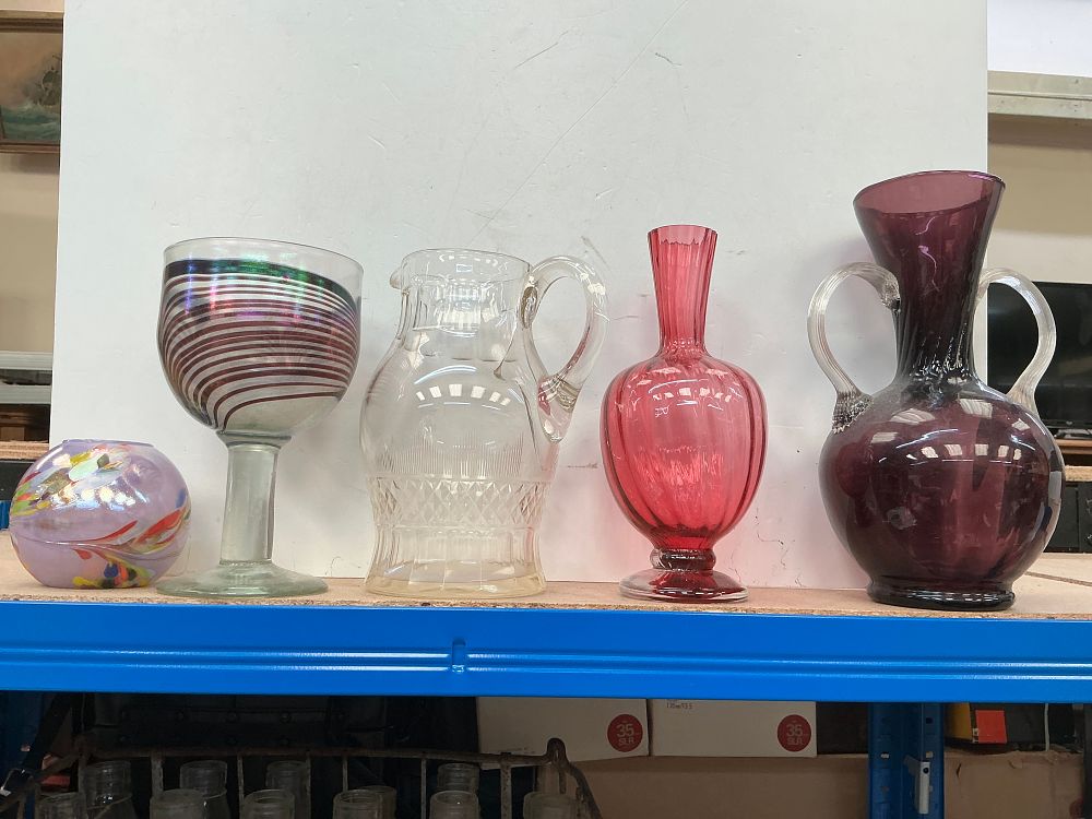 Lot 289: A Collection of Five Art Glass Vases and Vessels