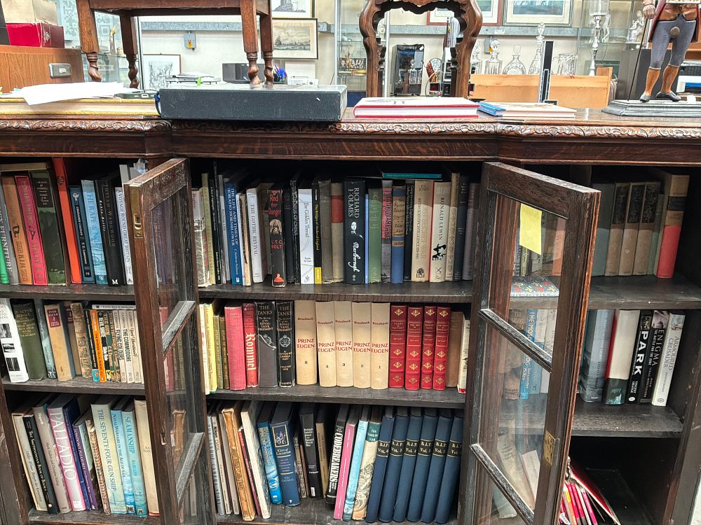 Lot 357: A Collection of Military and Naval History Books including Works by C. S. Forester and Richard Holmes (DJ)
