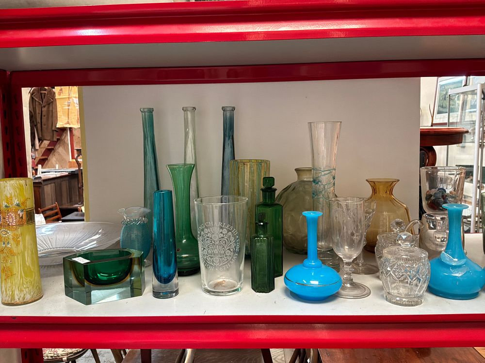 Lot 438: A Collection of Art Glass and Commemorative Glassware Including Edward VIII and Charles III Examples