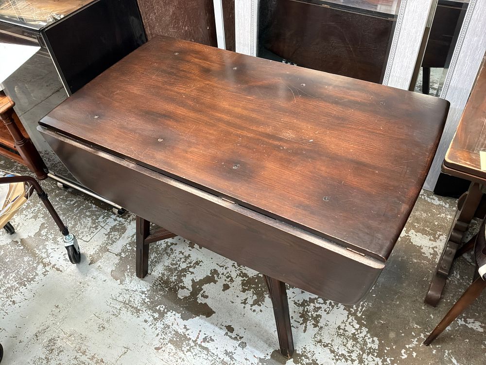 Lot 447: A Mid Century Modern Style Gateleg Drop Leaf Dining Table