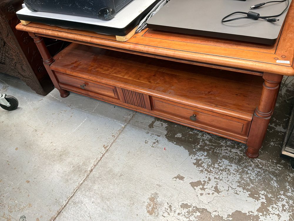 Lot 452: A Traditional Hardwood Coffee Table with Two Drawers and Reeded Detail