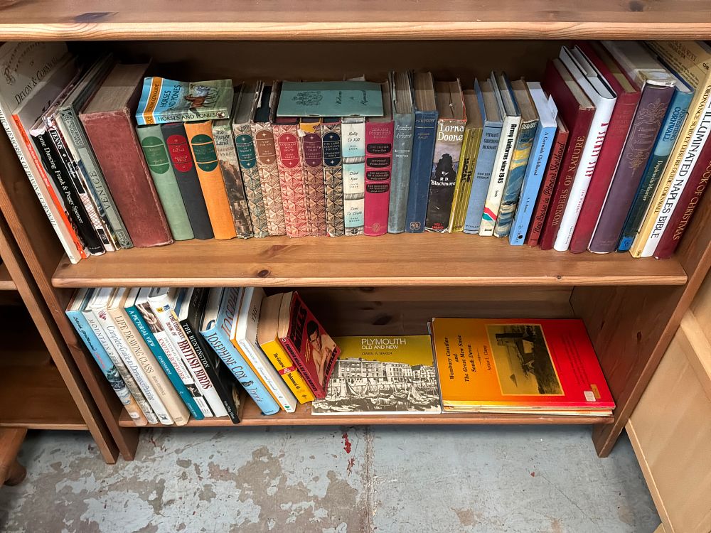 Lot 490: A Collection of Regional Interest and Non-Fiction Books Including Folio Society and Victor Gollancz Examples