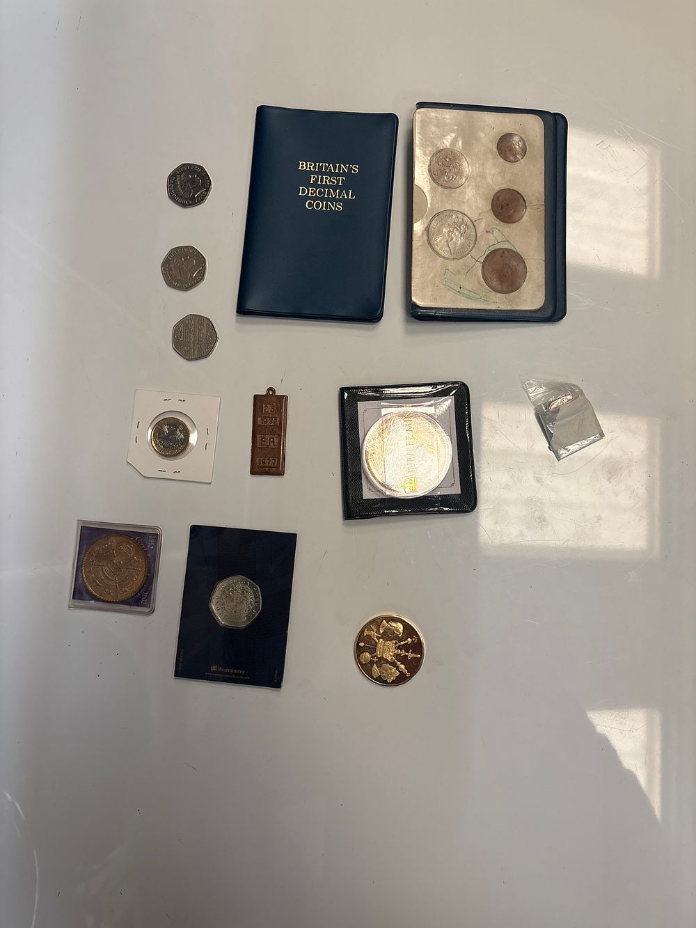 Lot 501: A Collection of British Commemorative Medallions and Coins including Jubilee Mint and Westminster Collection Examples