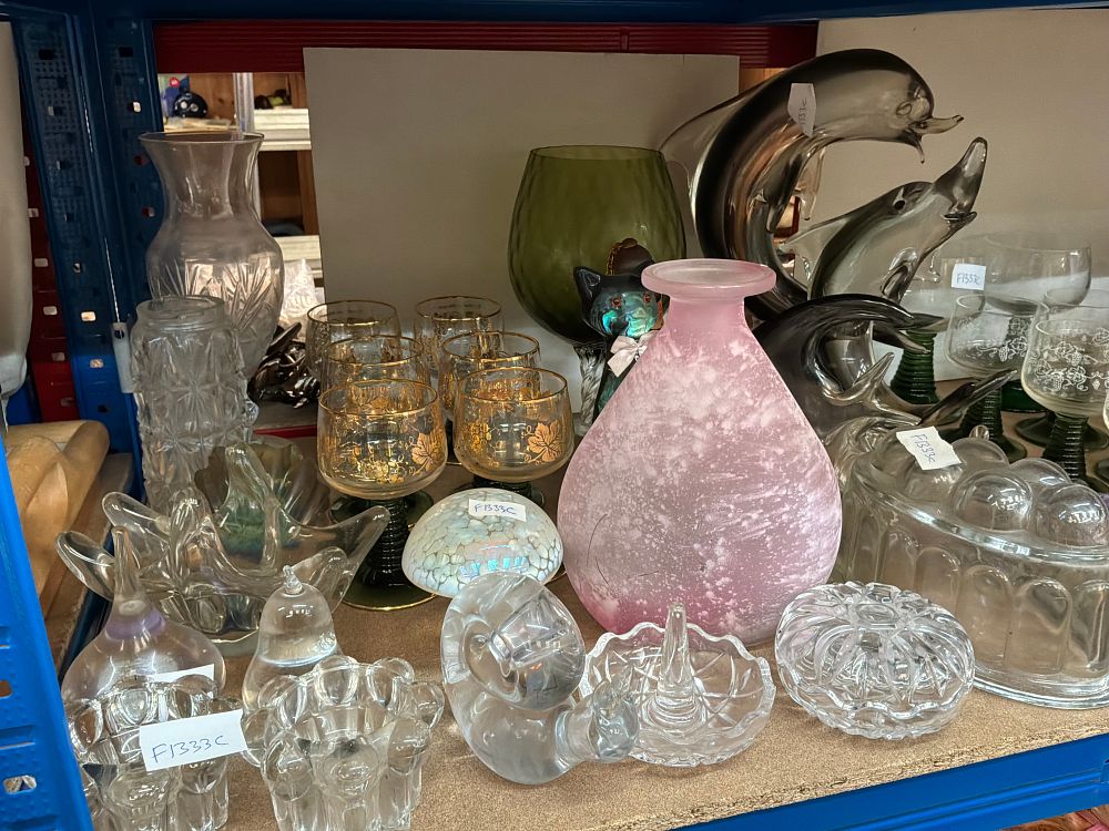 Lot 230: A Collection of Decorative Glassware and Ornaments Including Glasform Examples