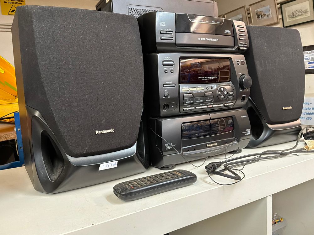 Lot 251: A Panasonic CD Stereo System With Two Matching Speakers And Remote Control