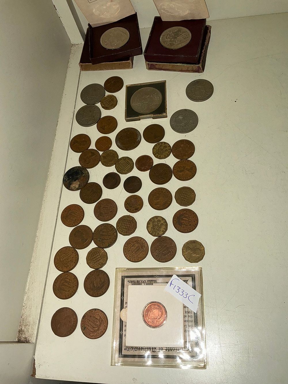 Lot 281: A Collection of UK Pre-Decimal and Decimal Coins Including Two 1953 Coronation Crowns in Cases