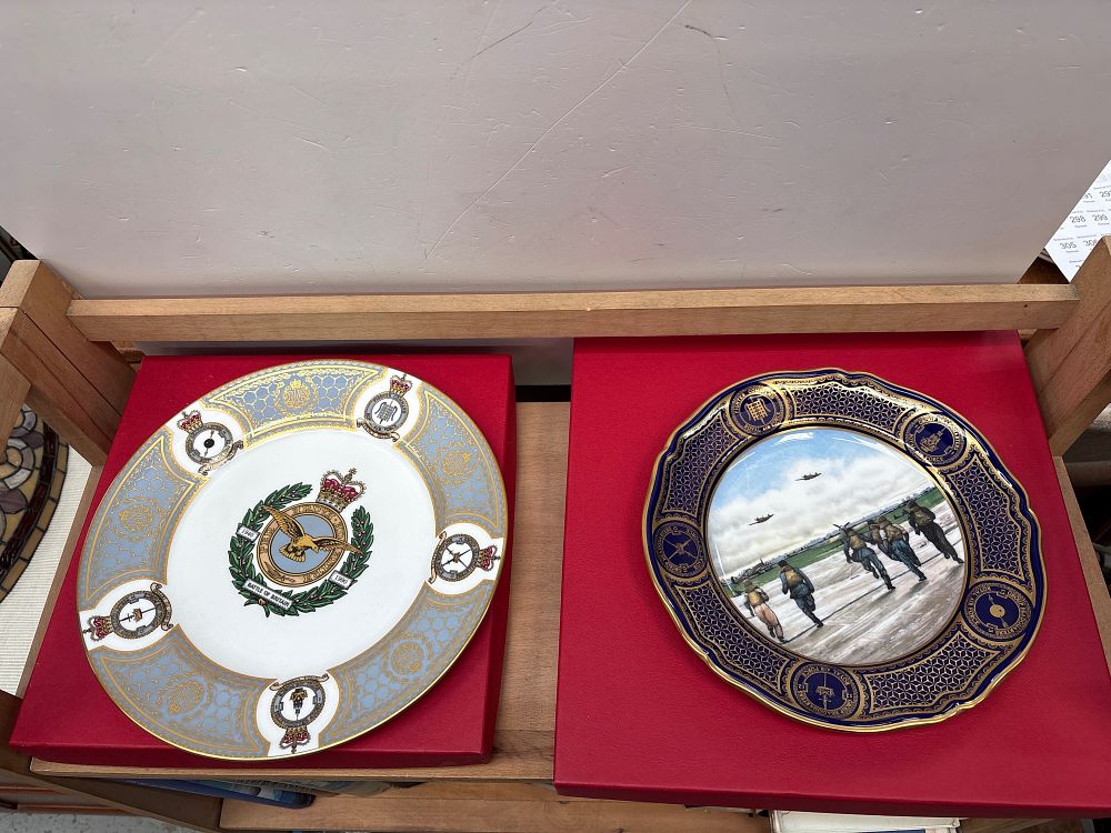 Lot 290: A Pair of Spode Fine Bone China Battle of Britain Anniversary Commemorative Plates in Presentation Cases