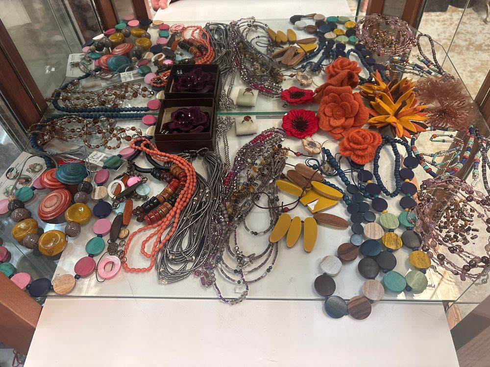 Lot 303: A Collection of Contemporary Fashion and Costume Jewellery Including Mary Vigor Examples