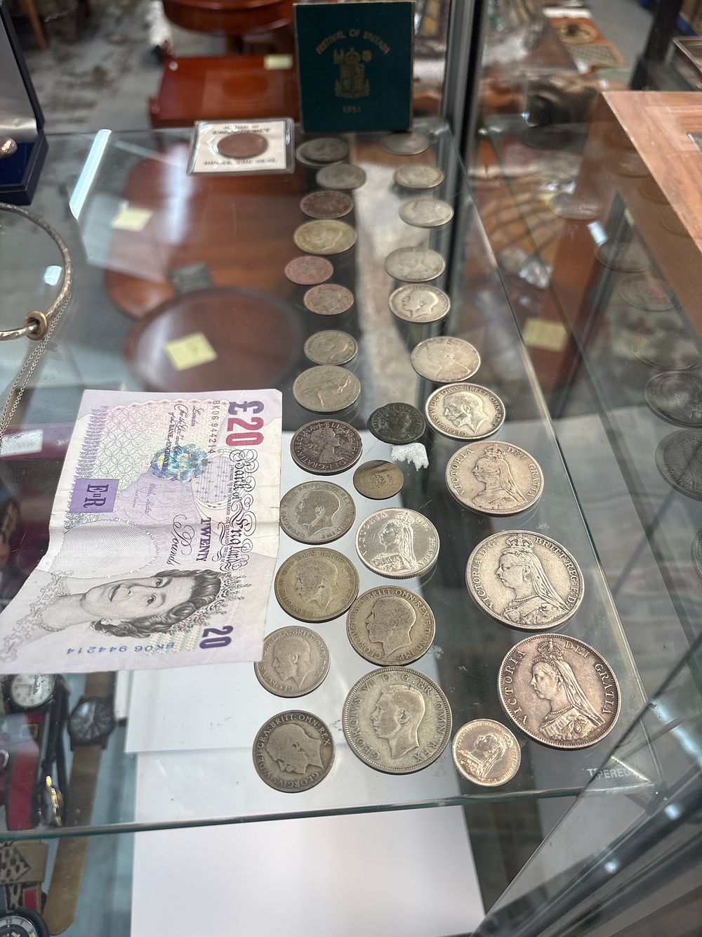Lot 305: A Collection of British Silver and Base Metal Coins and a Twenty Pound Banknote