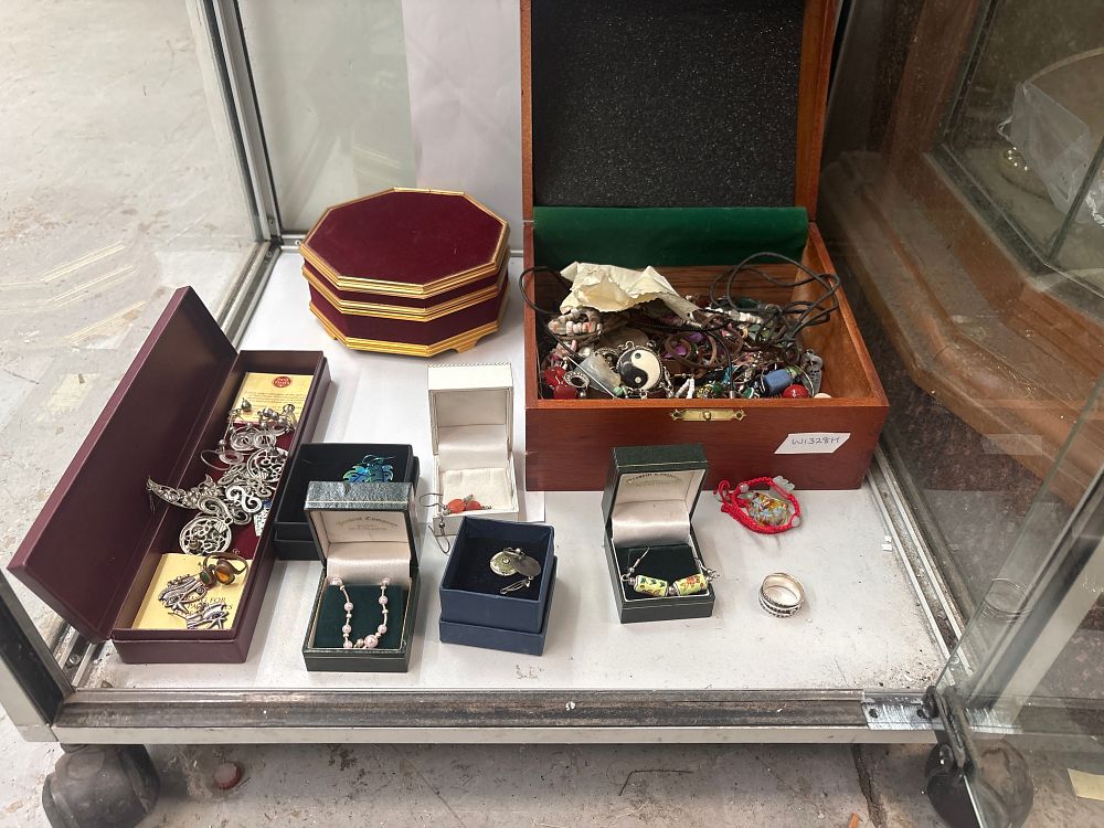 Lot 310: A Collection of Costume Jewellery and Trinkets including Past Times Examples with Presentation Cases