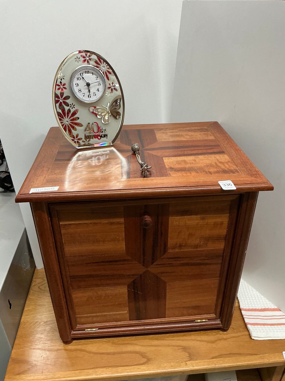 Lot 336: A Tabletop Seven Drawer Collector Cabinet with Glazed Display Front